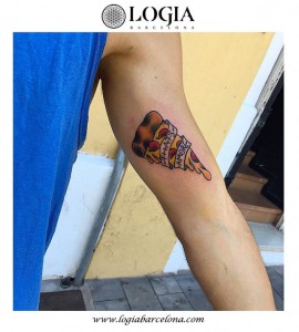 tatuaje-brazo-pizza-logia-barcelona-larosa             